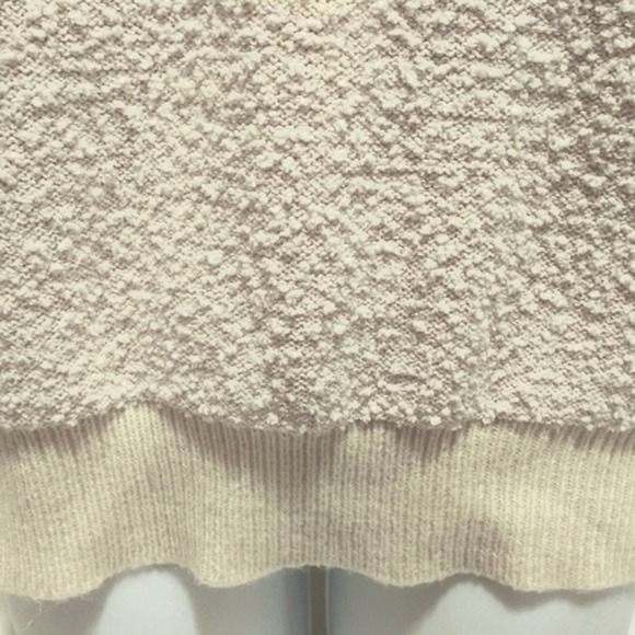 CREAM tone cozy stylish boucle Sweater with balloon cuffs - Picture 7 of 9